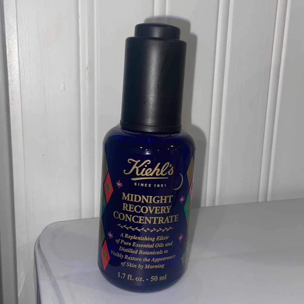 Kiehl’s Midnight Recovery Concentrate Moisturizing Face Oil